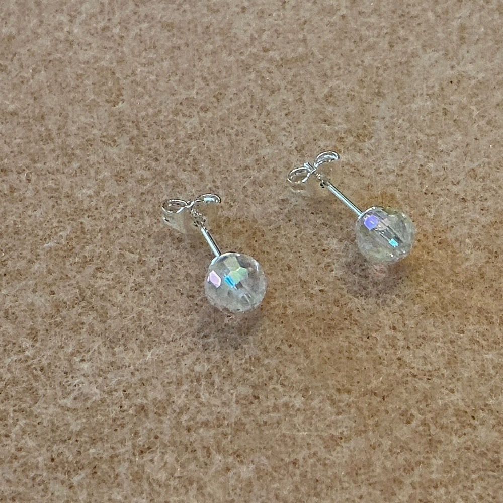 Cute stud Earrings,
Brand New!